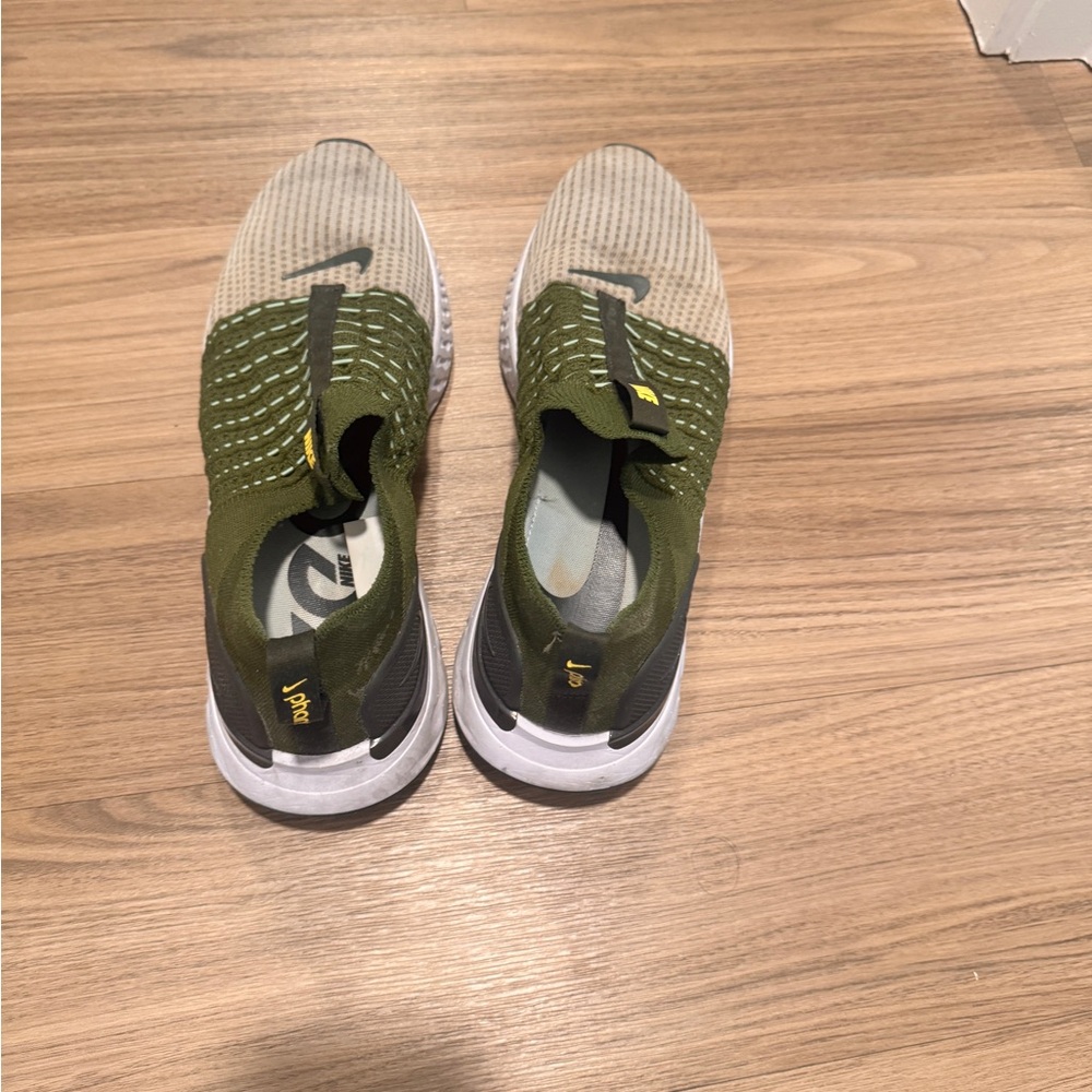 Nike React Phantom Run Flyknit 2 Olive Green and White Sneakers